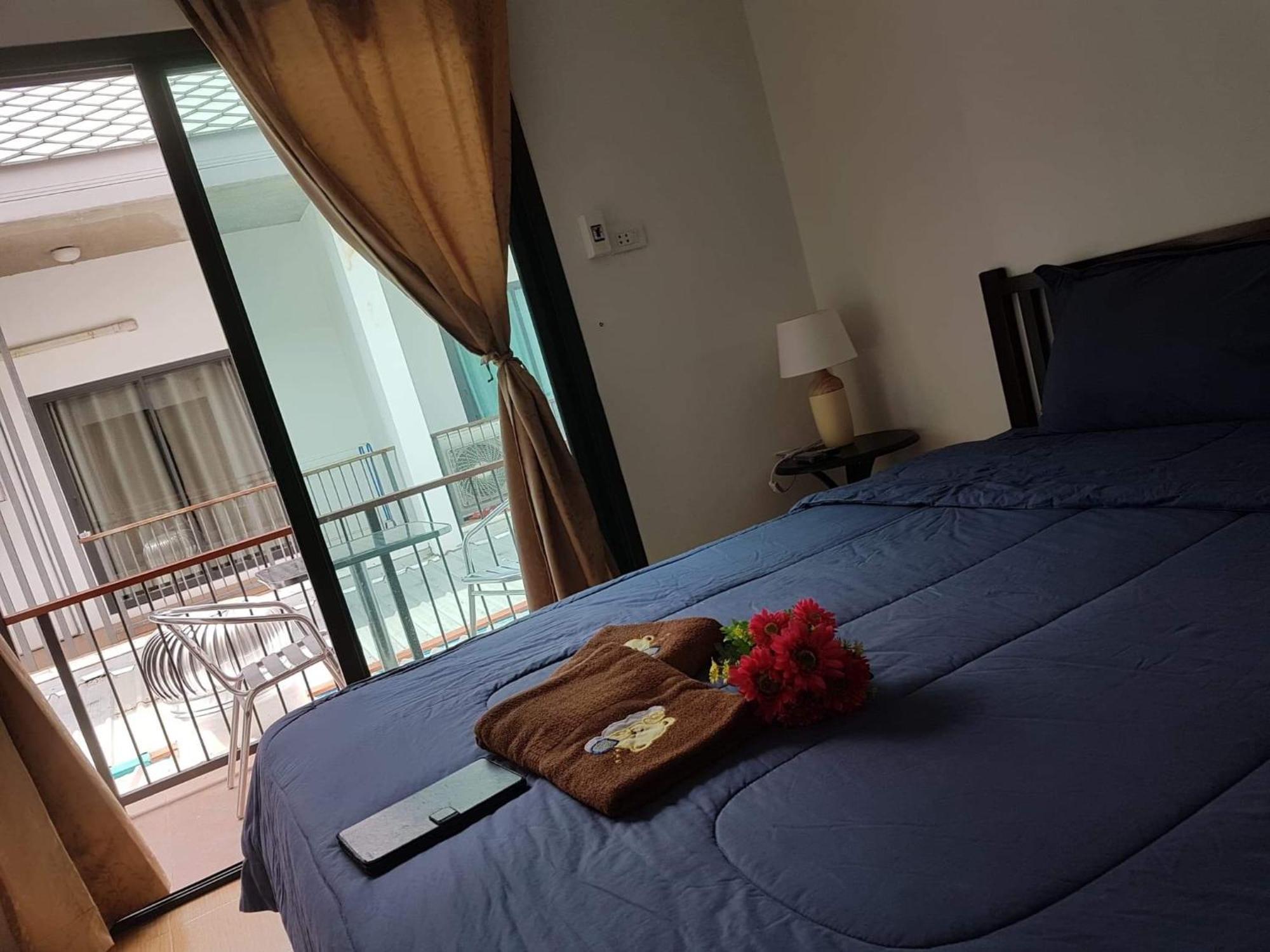 Amaretto&Caffe Hostel Surat Thani Esterno foto