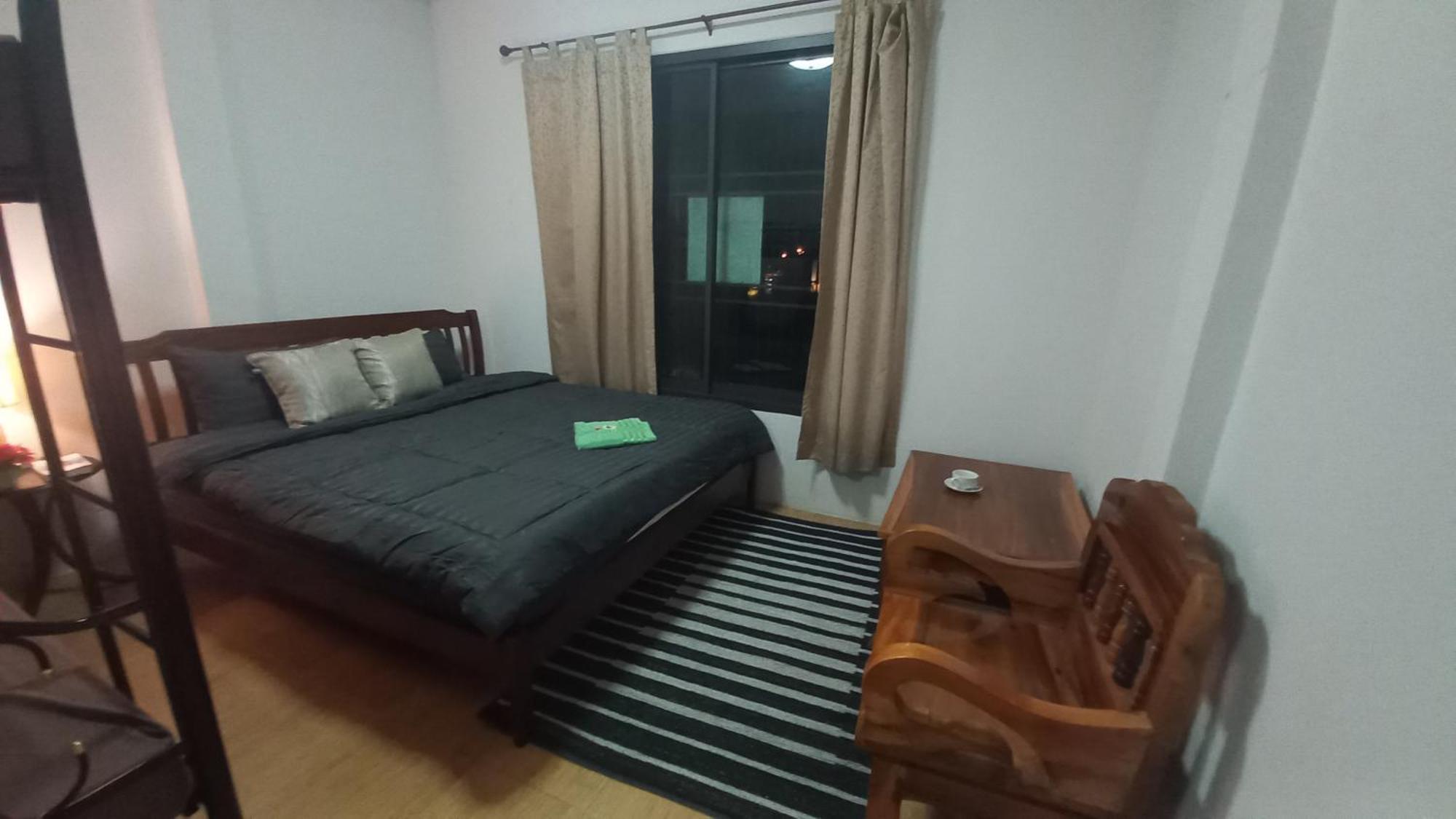 Amaretto&Caffe Hostel Surat Thani Esterno foto