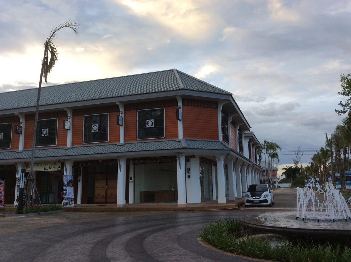 Amaretto&Caffe Hostel Surat Thani Esterno foto